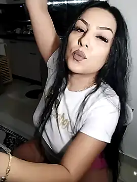 hot-babygirl online show from January 7, 9:18 pm