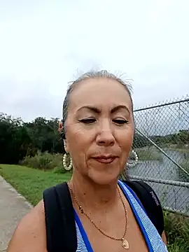 EvaRobinson online show from October 10, 3:28 pm