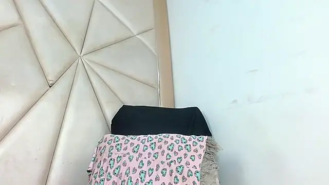 sweet brunettex lovingyou online show from November 23, 7:00 am