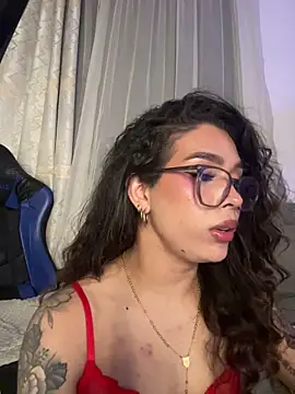 Samantha Bernardo online show from April 10, 6:30 am