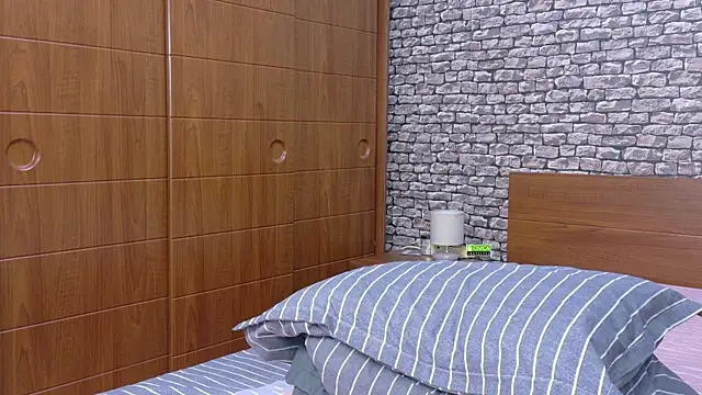 CuteBlondeMe online show from November 10, 5:41 pm