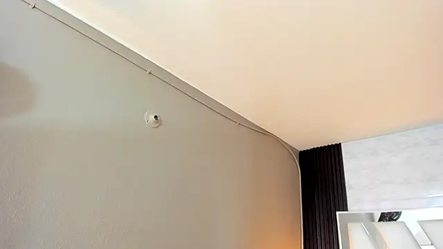 Linda4Petite online show from February 21, 6:30 pm