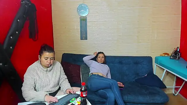 lesbiancuple online show from September 12, 12:55 am