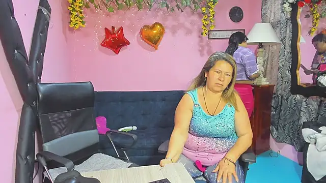 lesbiancuple online show from February 23, 12:48 pm