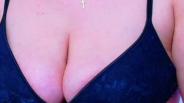KarinaNoir online show from May 29, 4:21 am