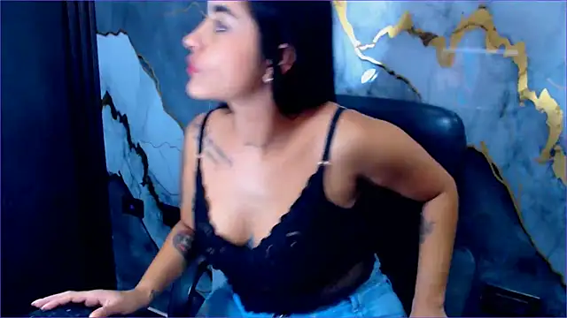 lorensweet77 online show from April 23, 8:00 pm