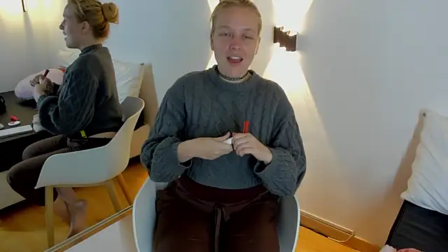 EmilySumer online show from February 22, 1:12 pm