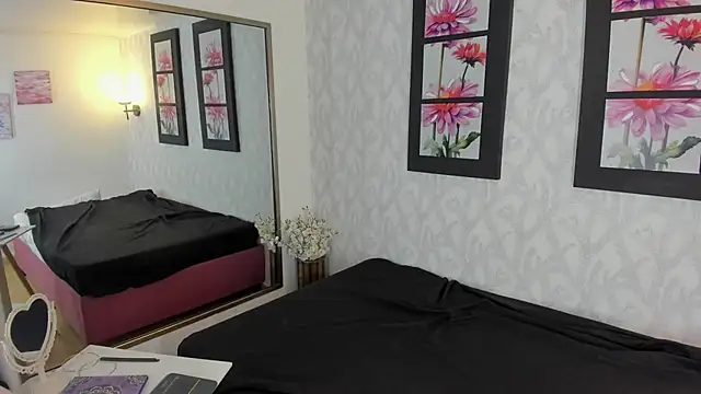 EmilySumer online show from October 16, 4:26 am