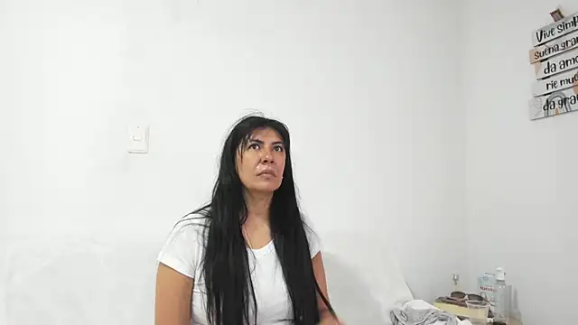 aisha latina online show from September 16, 2:47 pm