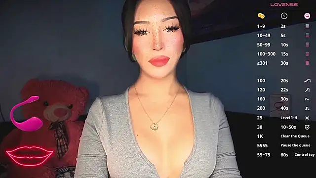 Jasmine Elcock online show from November 28, 7:50 pm