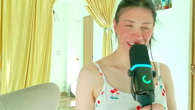 magali 19 online show from April 10, 10:38 pm