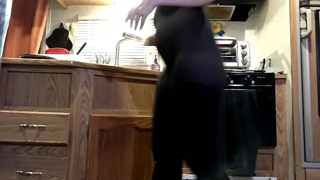 sexyinpantyhose online show from April 2, 3:48 am