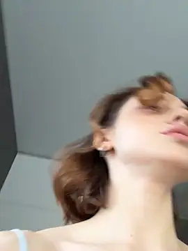 Camilla Railian online show from October 25, 6:10 am