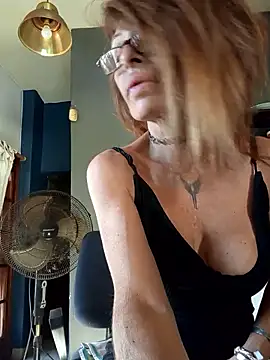 FrozenWaffle online show from April 4, 6:29 pm