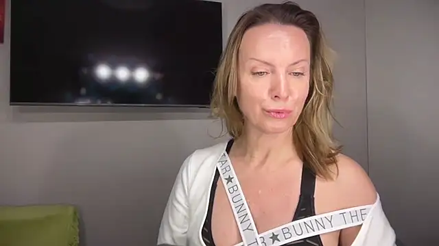 RachellAmazing online show from October 7, 6:23 pm