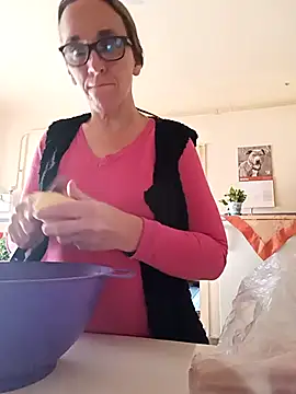 Dettybitch40 online show from October 20, 8:50 am