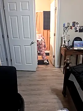 bootiebby online show from October 13, 3:42 am