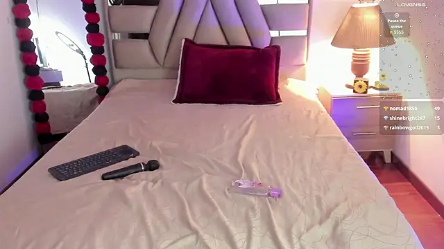 cristie ortiz online show from September 12, 1:50 am