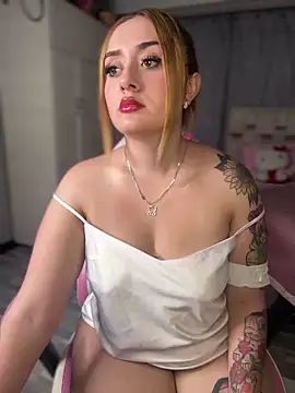 Sam Thompsoon  online show from September 18, 2:10 am