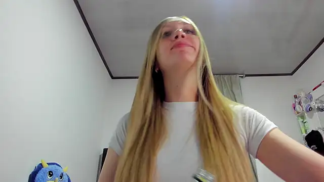 horny  molly  online show from May 6, 4:49 am