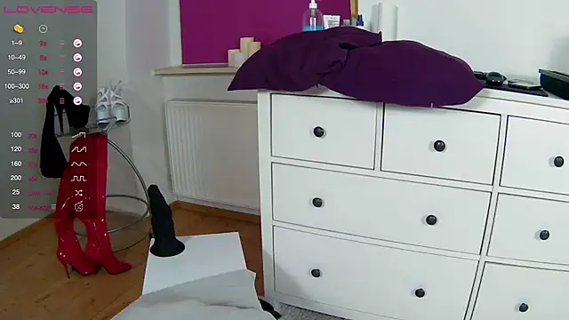 Latina daily online show from November 27, 1:25 pm