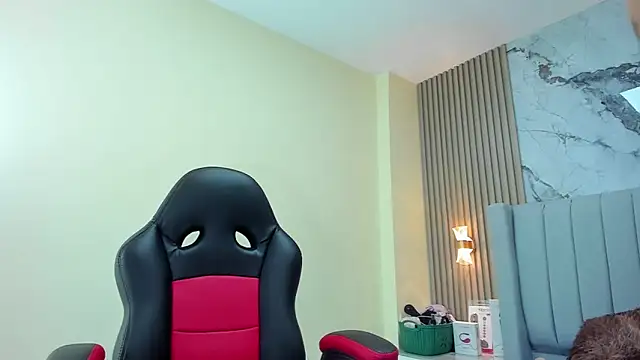 MAGIEVANS1 online show from October 20, 12:41 pm