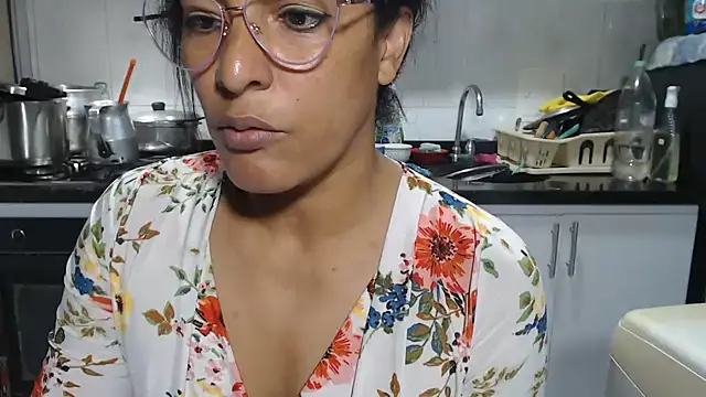 kateleyagrey online show from February 7, 9:18 pm