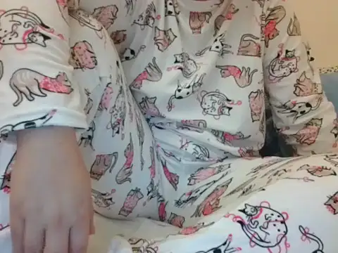 RealLittleRedRidingHood online show from October 6, 5:40 pm