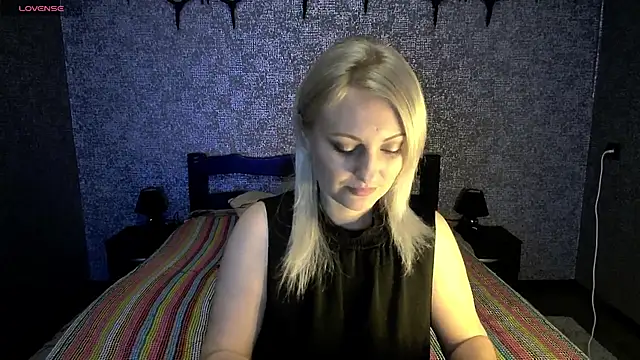 annagreeneyess online show from April 23, 12:29 pm