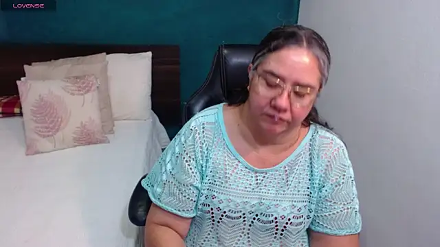 scaelettdubois online show from February 19, 1:38 am