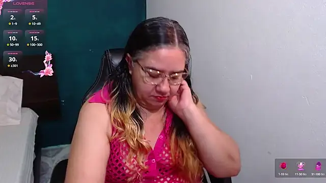 scaelettdubois online show from December 20, 7:45 am