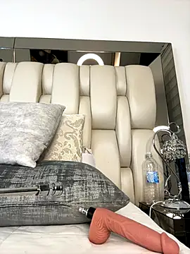 ALISSON FOXXX1 online show from October 18, 9:27 pm