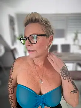 German Milf online show from October 15, 1:25 pm