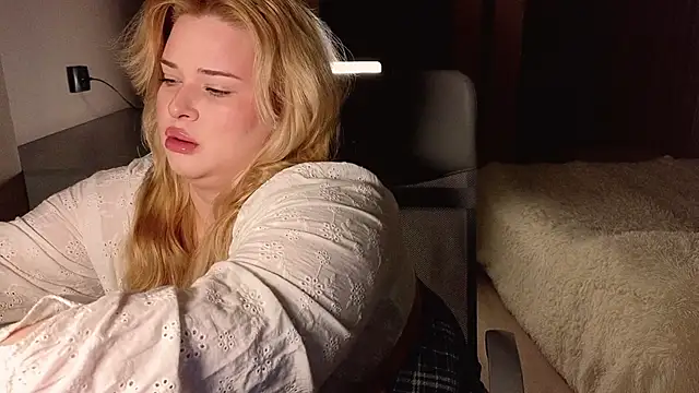 EllsaJean  online show from February 21, 9:37 pm