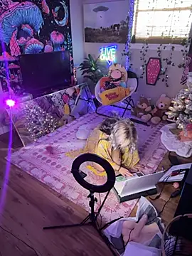 Cutiepiespanks online show from November 25, 8:20 pm