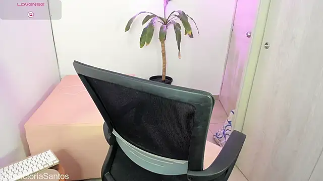 Victoriasant online show from February 1, 10:30 pm