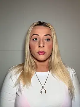 Strongqueen online show from September 12, 9:55 pm