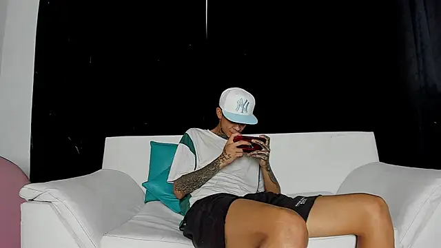 self love46 online show from April 12, 5:05 pm