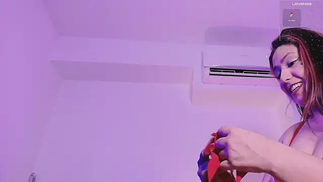 emmajohnss online show from September 30, 3:45 am