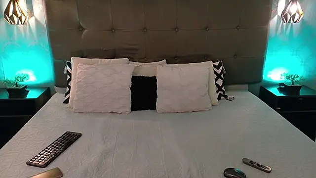 Madisonsmiith online show from October 18, 9:49 pm