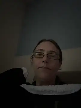 Dakota 02 online show from April 1, 11:02 pm