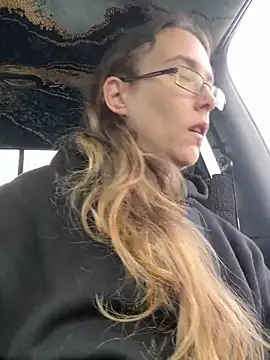 Dakota 02 online show from November 26, 3:02 pm