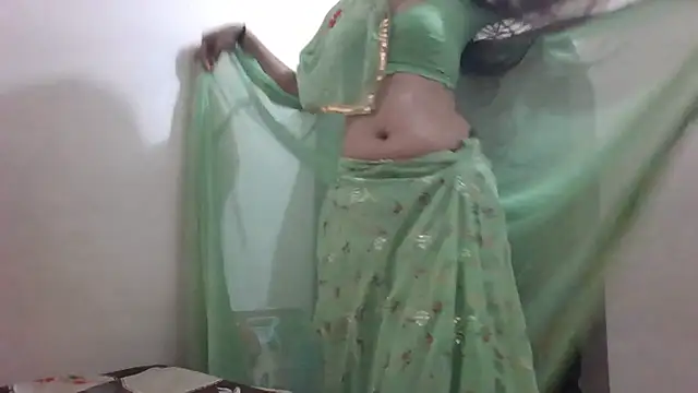 lovelydesi21 online show from January 7, 5:05 pm
