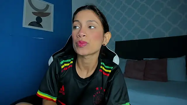 cora 22 online show from October 1, 12:43 pm