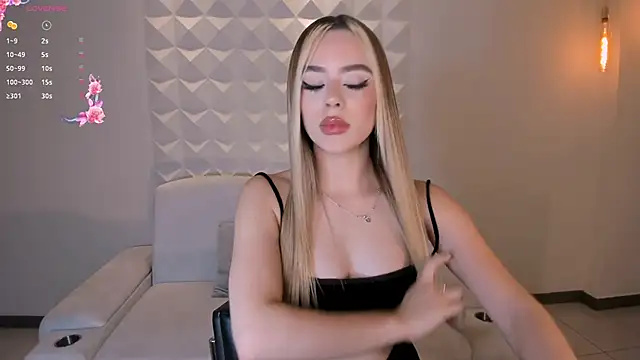 JuanitaClay online show from February 24, 8:07 pm