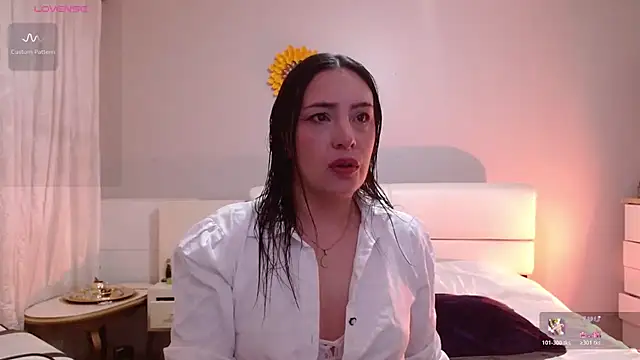 Freyja soh online show from November 4, 9:20 pm