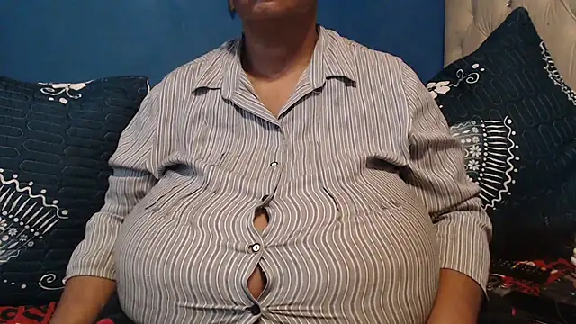 CUTEFIRMMELONSS online show from March 10, 4:49 am