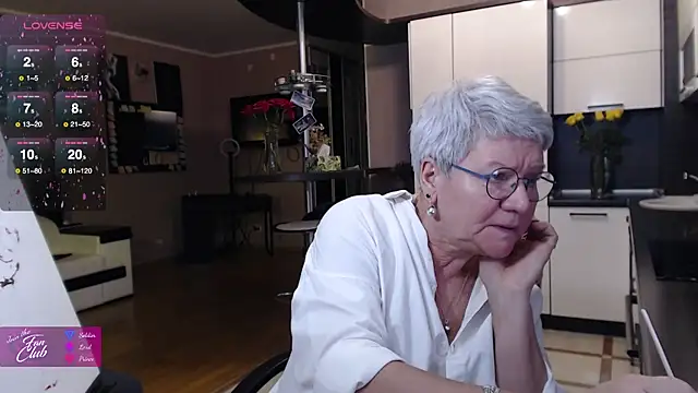 roxana brooks online show from November 10, 2:23 pm