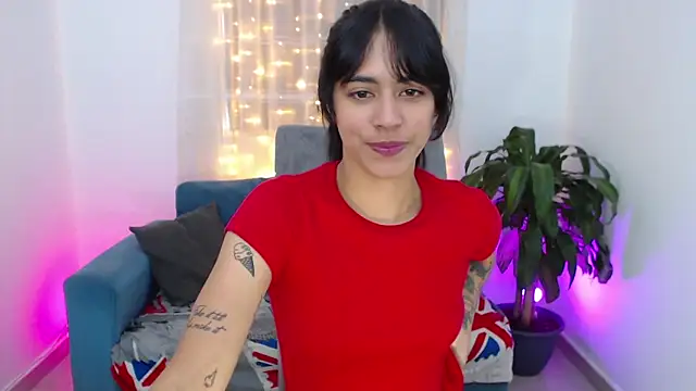 imSophia online show from November 9, 7:43 pm