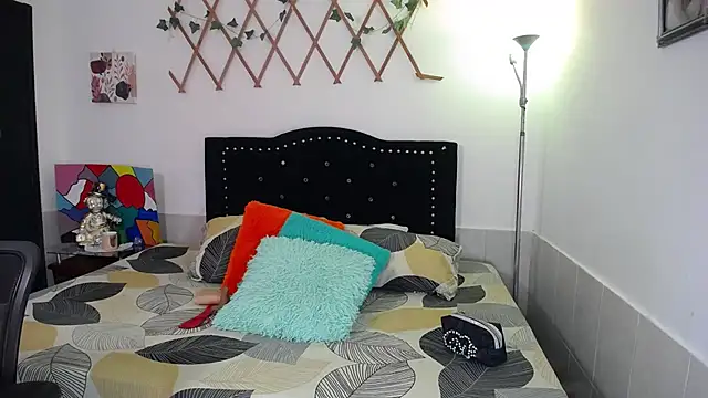 naughty girl 4u online show from May 29, 8:23 am